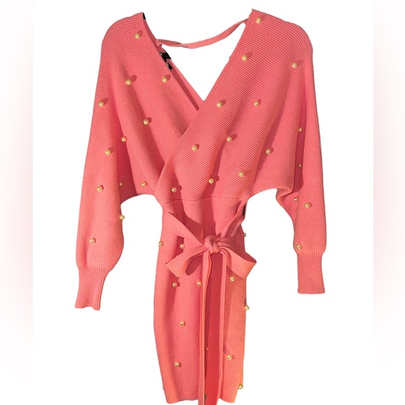 Fashion Nova ‘Happy Now’ - Picture 2 of 4